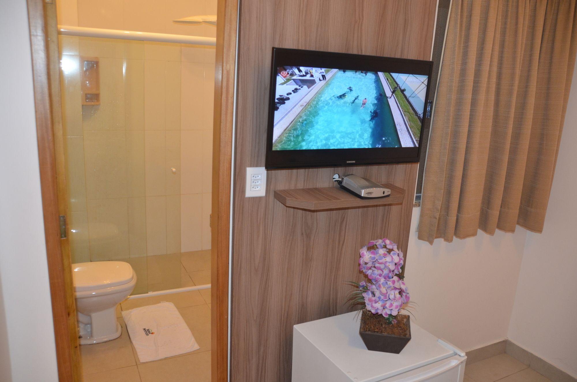 M & A Hotel Гояния Екстериор снимка