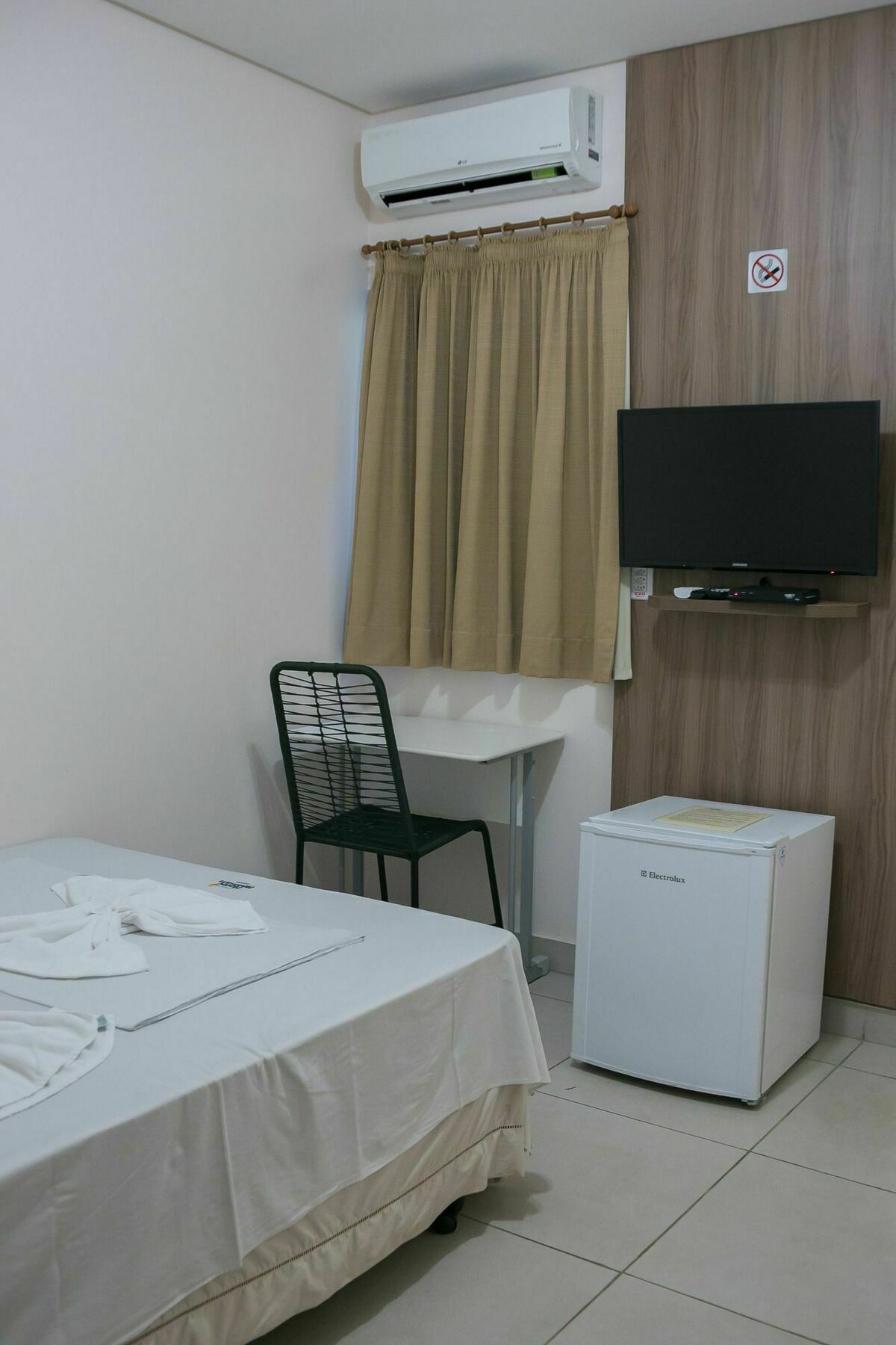 M & A Hotel Гояния Екстериор снимка